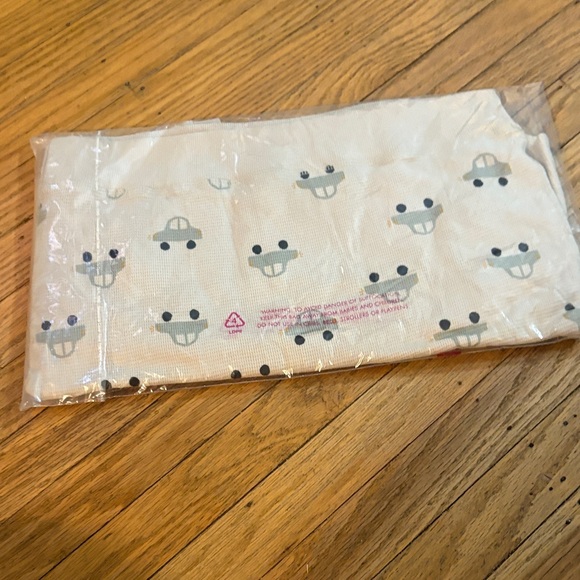 Hanna Andersson Cream Waffle Crewneck - Picture 6 of 7